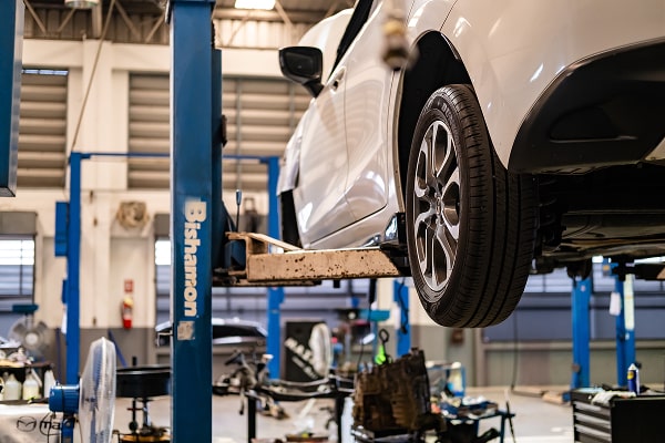 鈑金塗装のことならお任せ！